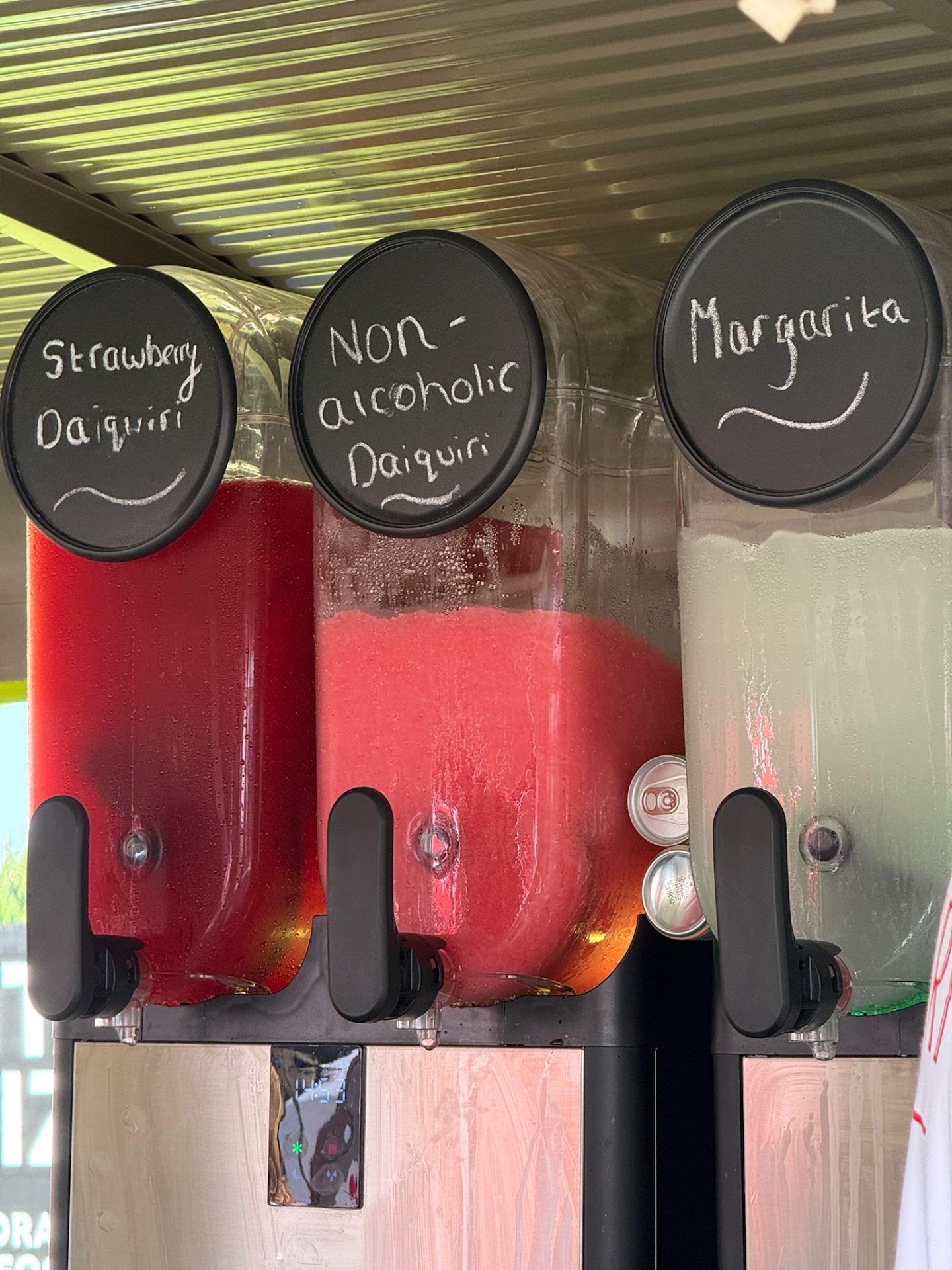 Strawberry daiquiri, non-alcoholic daiquiri and margarita slush machines